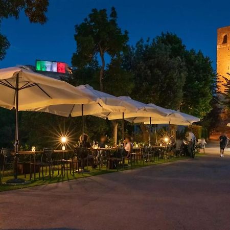 Affittacamere Arcobaleno San Leo Kültér fotó